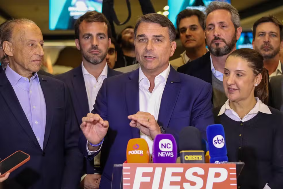 Flávio nega novo pacto com Tarcísio após reunião na Fiesp