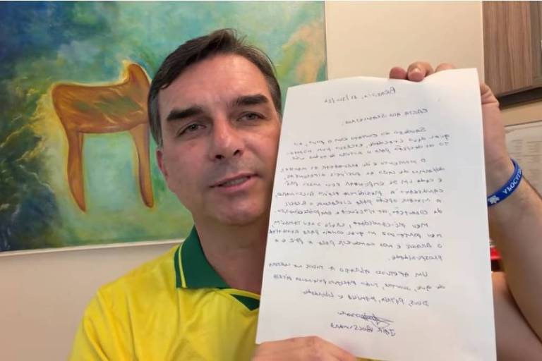 Visitas de Flávio a Bolsonaro seguem restritas