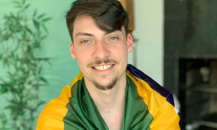 Jair Renan usa nome do pai nas urnas