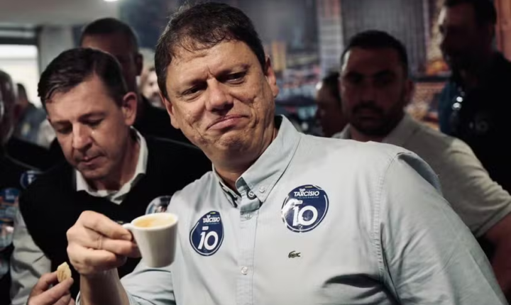 Tarcísio diz estar otimista com vitória de Flávio
