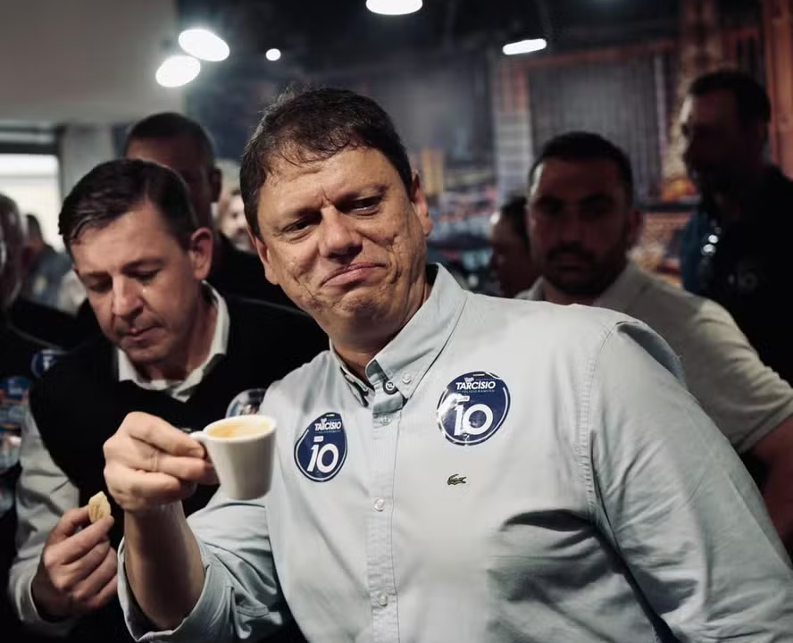 Tarcísio diz estar otimista com vitória de Flávio