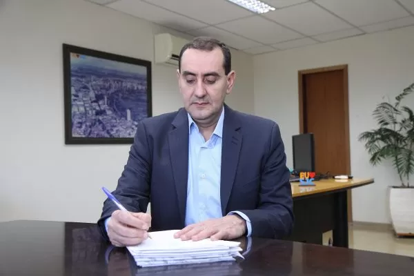 Anderson chama 600 professores para rede de ensino em São José