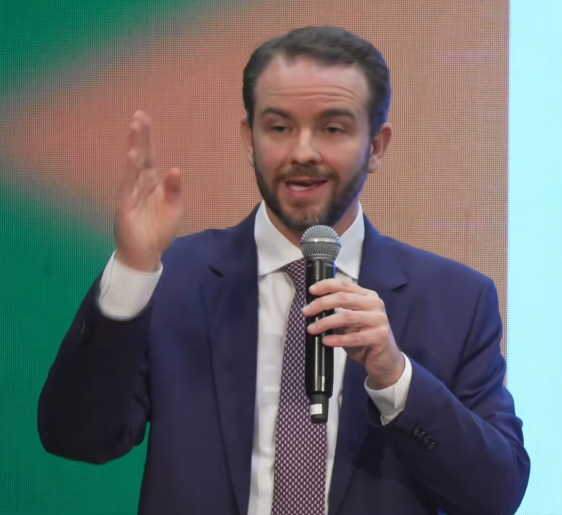 Dario Durigan, ministro da Fazenda anunciando a proibição de bets (25.09.26 - Reprodução Youtube)