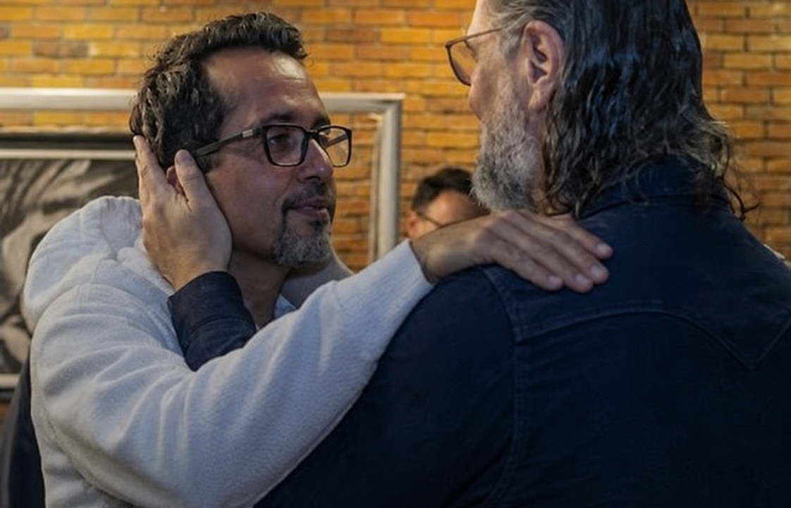Carlito critica pastores que indicam candidatos, mas apoia Dr. Elton em material de campanha