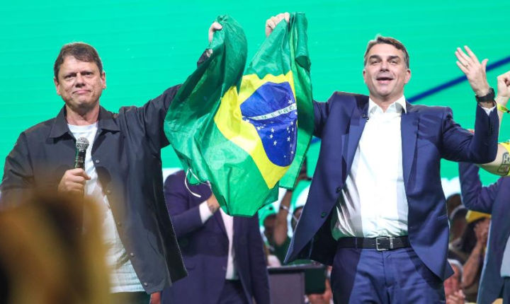 Flávio projeta reeleição de Tarcísio e apoio presidencial em 2030