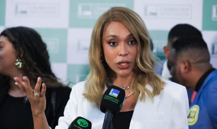 Mendonça libera post de Erika Hilton sobre Nossa Senhora