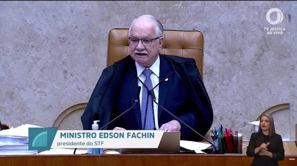 Fachin invoca regras e história do STF ao abrir julgamento sobre Moraes