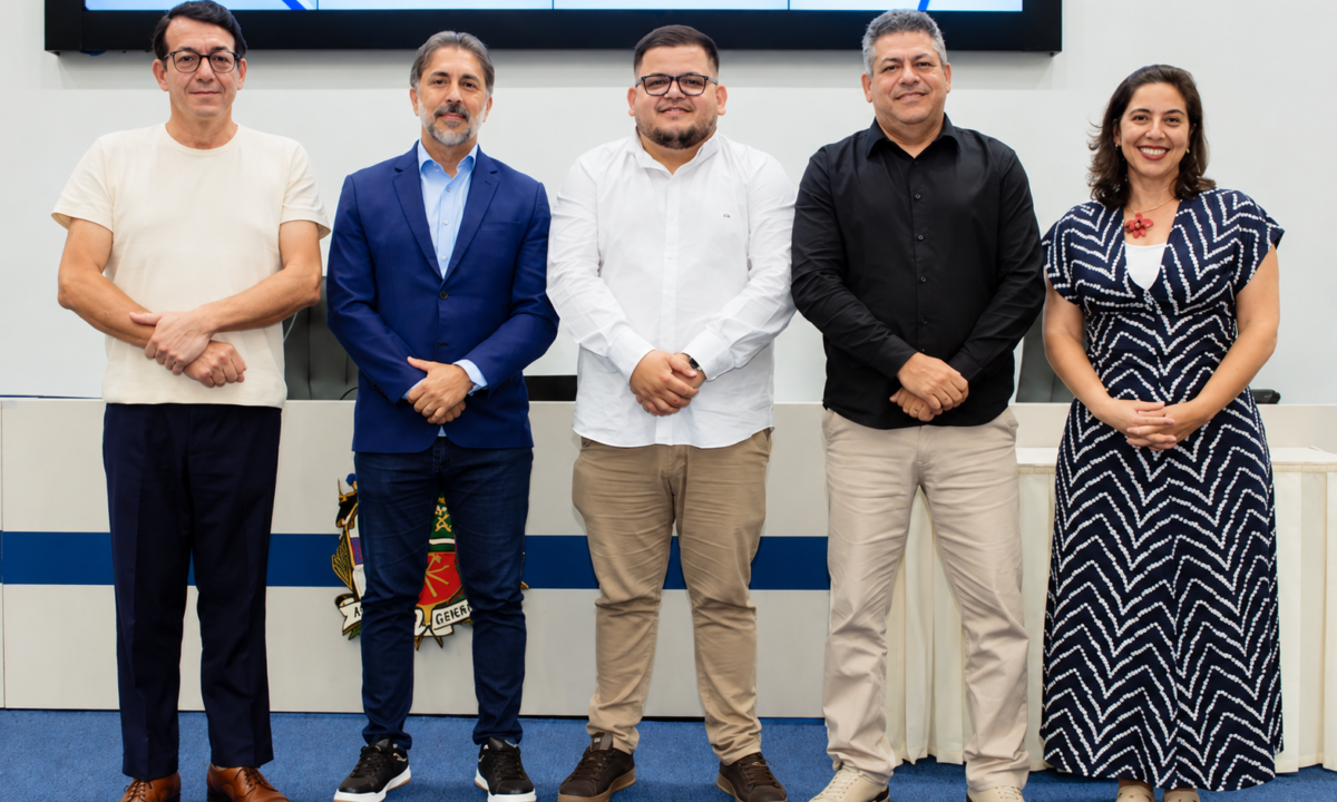 Nova Mesa da Câmara de São José reúne cinco partidos