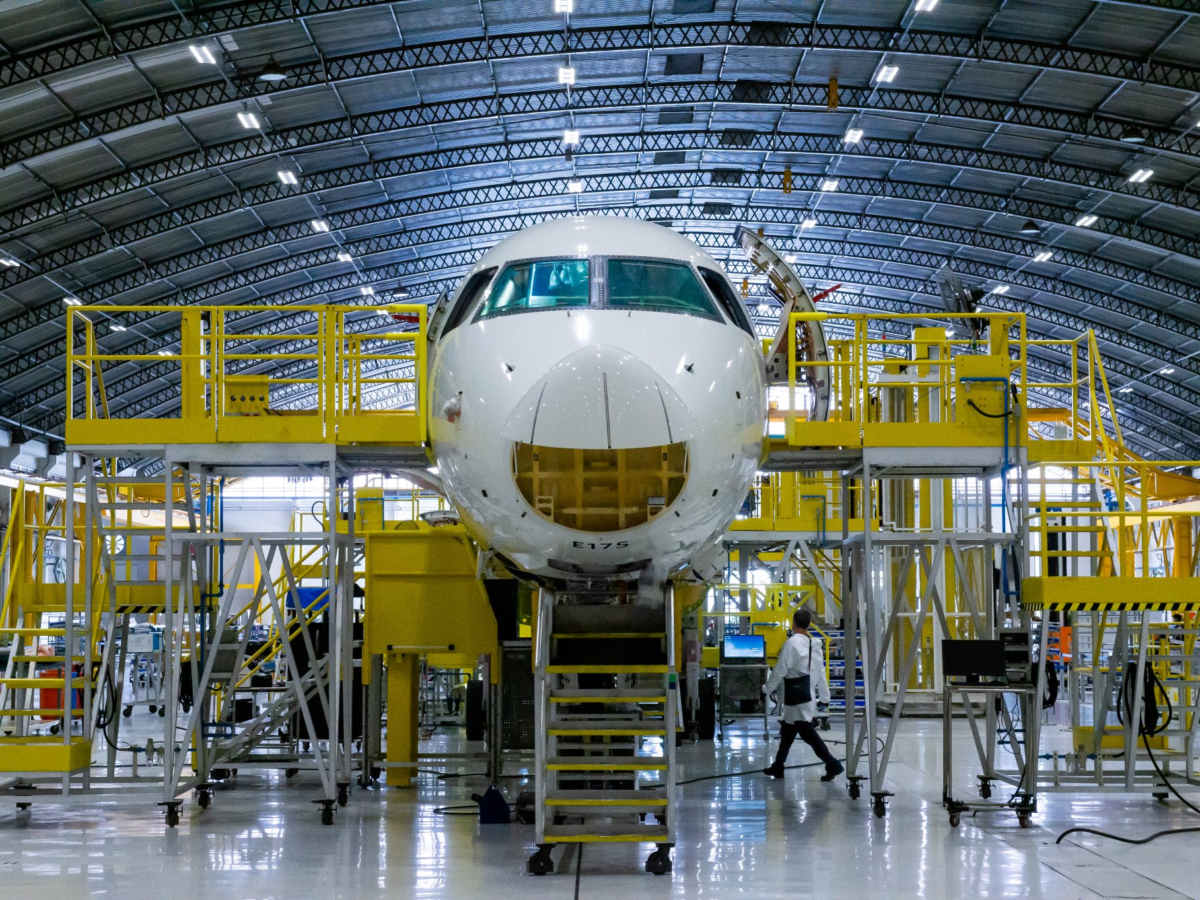 Embraer bate recorde de US$ 35,7 bilhões em pedidos