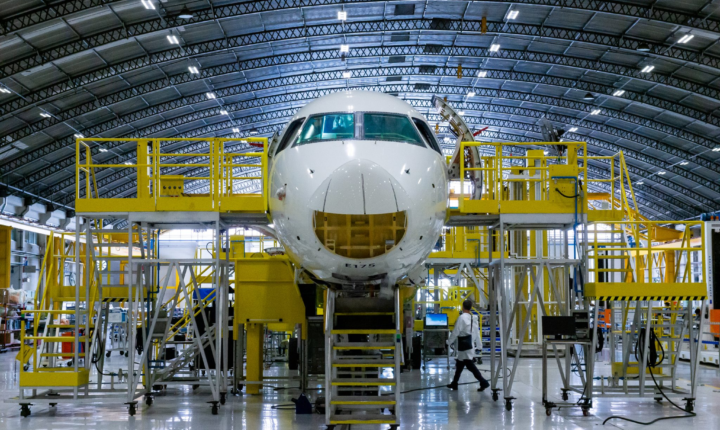 Embraer bate recorde de US$ 35,7 bilhões em pedidos