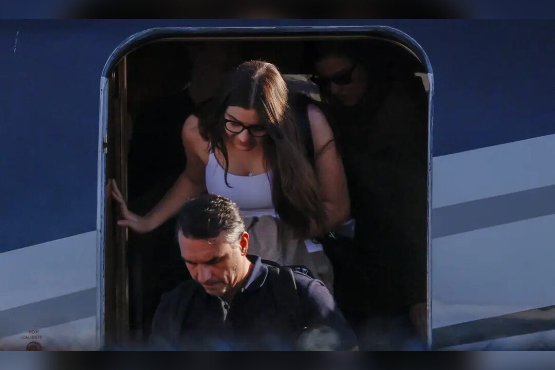 Flávio chega a Miami após saída surpreendente do Brasil