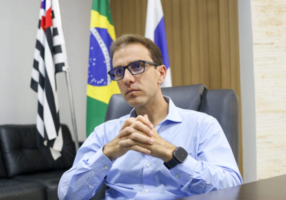 Prefeito de Caraguatatuba rejeita cobrança de taxa ambiental de turistas neste momento