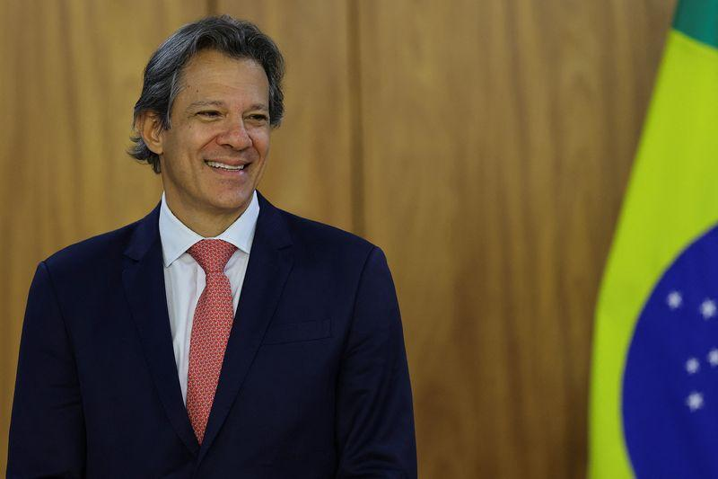 Lula avalia novos ministros enquanto futuro de Haddad segue incerto