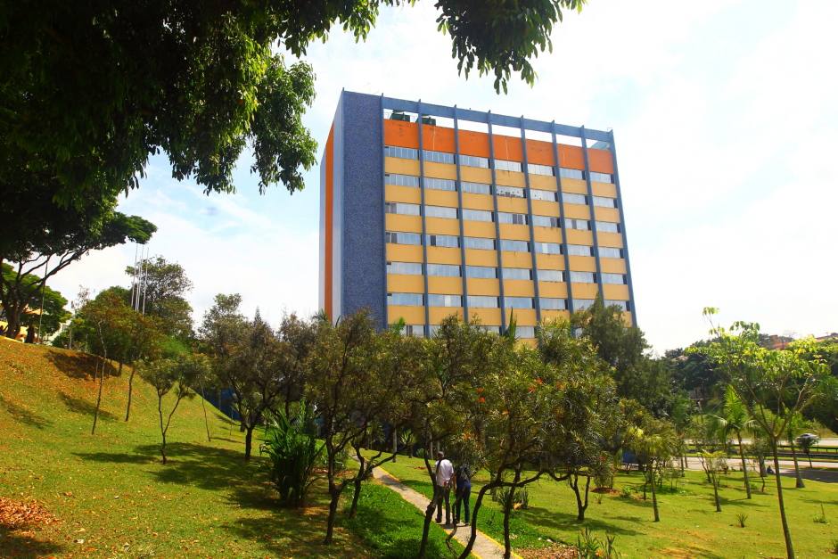 Estágio na Prefeitura de São José paga até R$ 1.093 por mês